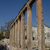 Amman, Forum, colonnade with frieze