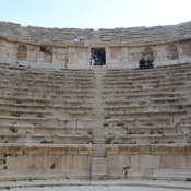 Gerasa,  North theater, Seats of ima cavia and media cavia with wall separating them, with vomitorium and niches