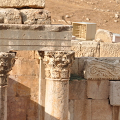 Gerasa,  South theater, Columns with frieze