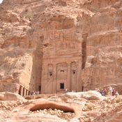 Petra, Royal tombs, Urn