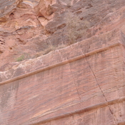 Petra, Outer siq, Crowsteps