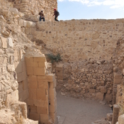 Al-Karak, Castle, Wall and tower
