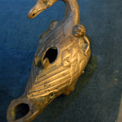 Al-Karak, Swan shaped oil lamp