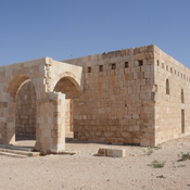 Qasr el-Hallabat, Mosque