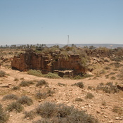 Taucheira-Arsinoe, Western wall and gate