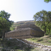 Taxila, Monastery of Mohra Moradu, Great stupa