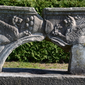 Sempeter, Arcade with griffins