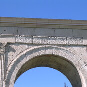 Roda de Barà, Arch for the Roman Senator Lucius Licinius Sura