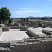 Emporiae, Remains of houses with Roman mosaics in the second (Greek) town