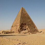 Gebel Barkal, Northern pyramids, Weathered stones