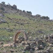Cyrrhus, Remains of square with arch