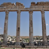 Apamea, Remains of the colonnaded street