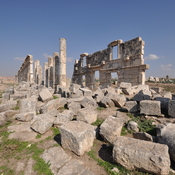 Apamea, Remains of the colonnaded street