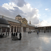Damascus,  Umayyad mosque, innercourt with bima, fountain and treasure