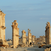 Palmyra, Colonnaded street with three arches
