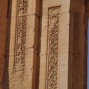Palmyra, Colonnaded street, arched gate with look through