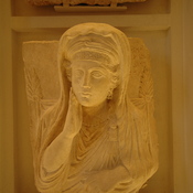 Palmyra, Funerary bust of Ummayat, daughter of Yarhai, explanation
