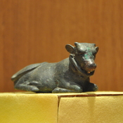 Ugarit, Figurine of a kneeling cow