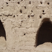 Toprak Kale, Innerwall with niches and unindentified holes