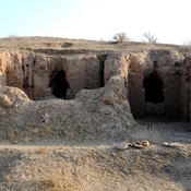 Kara Tepe, Western Buddhist monastery, Cave cells