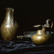 Bronzen kruikvormige vaas