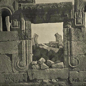 Khirbet Tezin, West portal