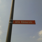 Straßeschild Kreuzung Alte Römerstraße / Schleißheimer Straße