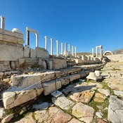 Monumental nymphaeum