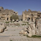 Baalbek, Temple of Jupiter, Hexagonal Court