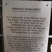 Römische Grabkammer - Infoschild