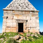 Bauda, Mausoleum