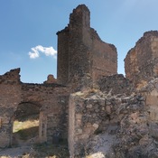 Castillo Almoguera - Vista primer y segundo recinto con su puerta