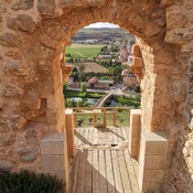 Puerta principal desde dentro del castillo