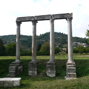 Les Colonnes