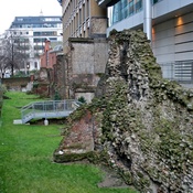 London wall, Noble Street