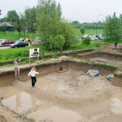 Opgravingen van de wachttoren in 2003.