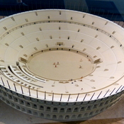 Vesunna-Museum: Model of the amphitheatre