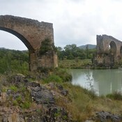 Puente medieval en Yesa