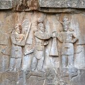 Taq-e Bostan, Relief of Shapur II and Julian the Apostate